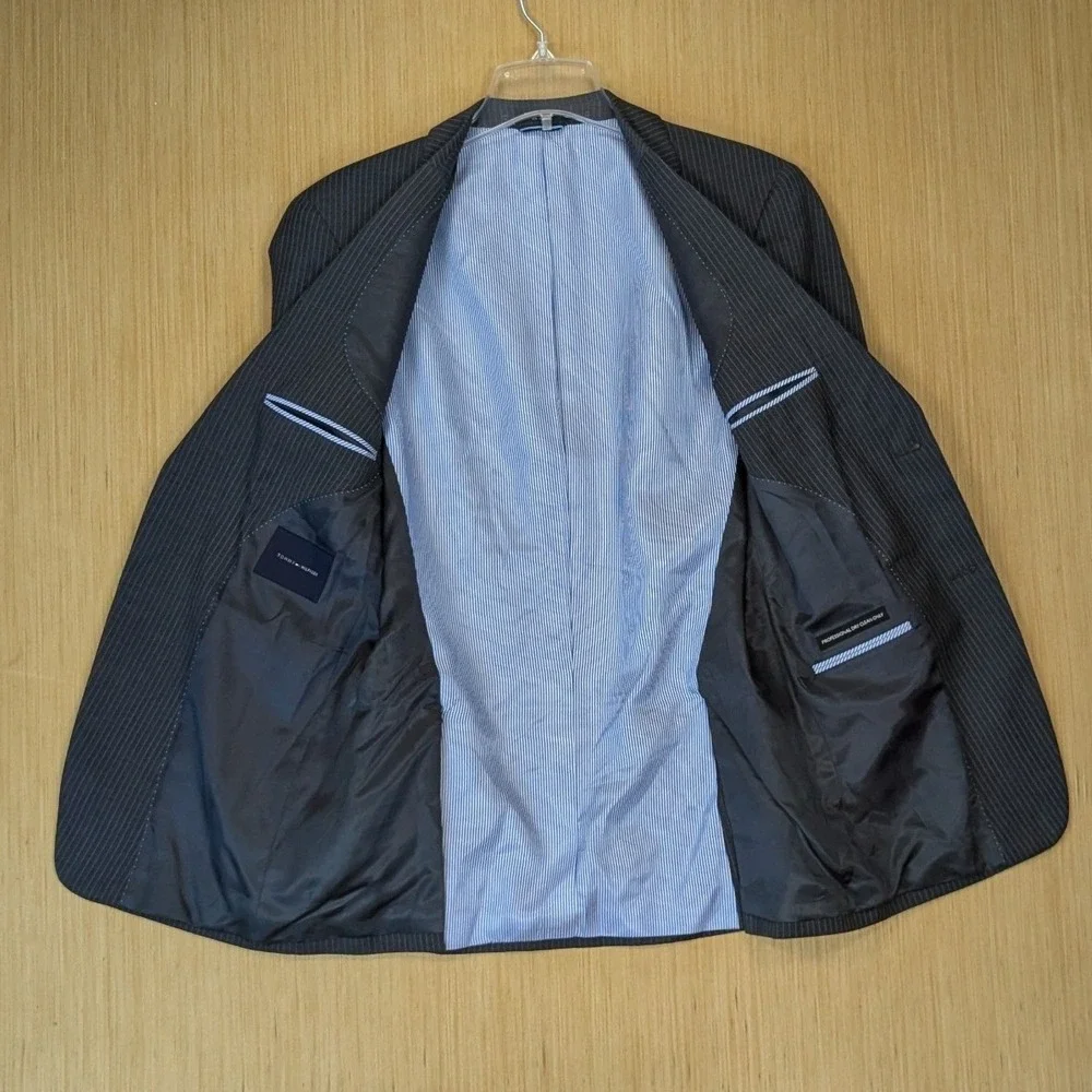 Tommy Hilfiger Mens Pinstripe Blazer Charcoal Gray Two‎ Button Suit Jacket